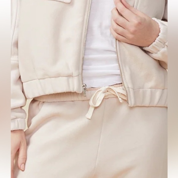 Monrow Women’s Bone Seamed Bomber Jacket Size L - Picture 4 of 15